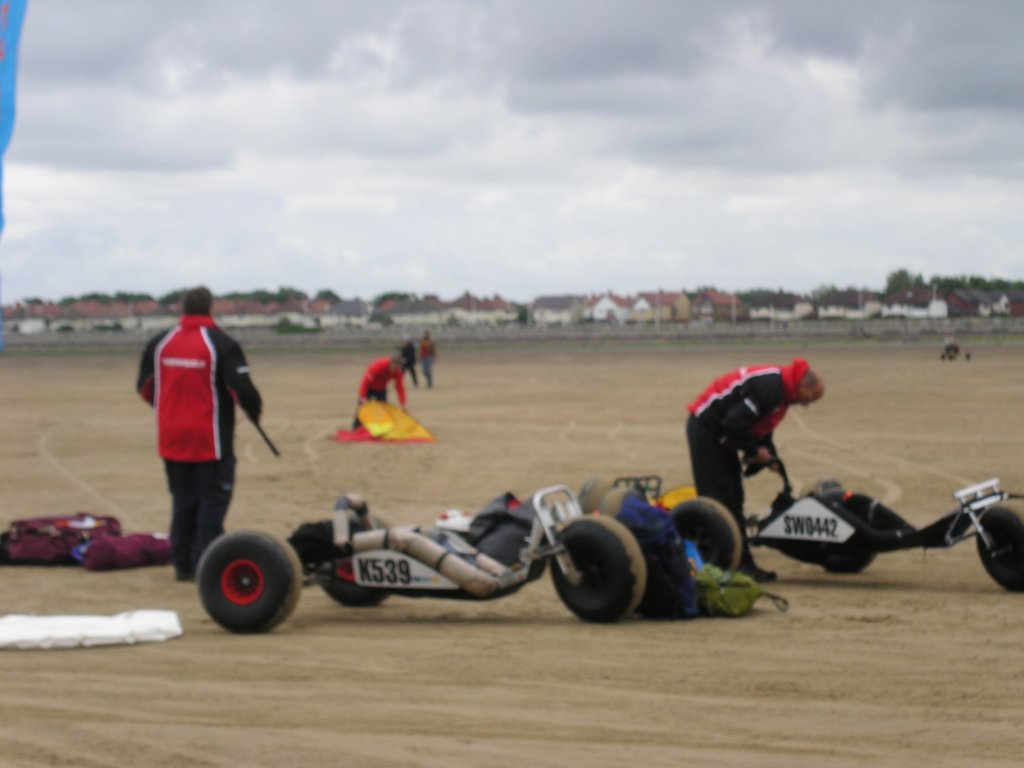 hoylake24hrchallengebuggybagsjun07102.jpg