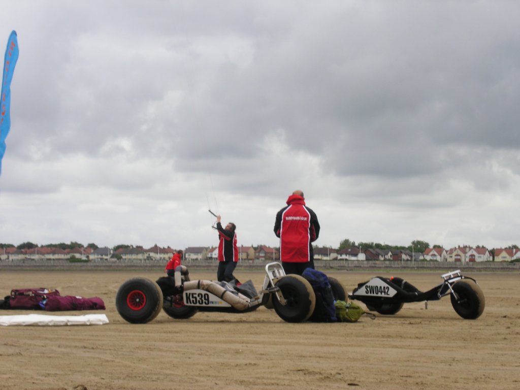 hoylake24hrchallengebuggybagsjun07140.jpg