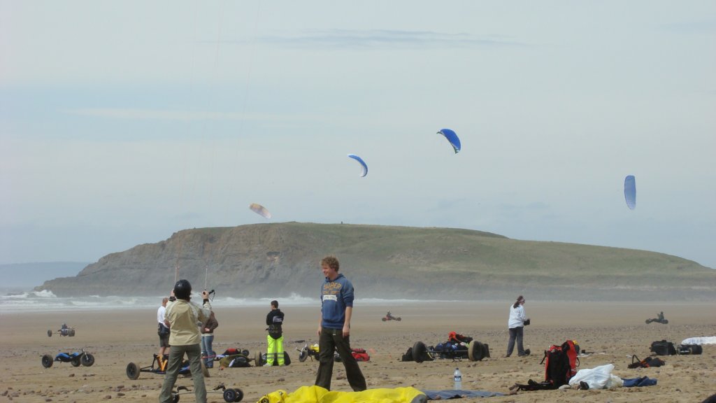 buggybagsracekitesrhosilli040841.jpg