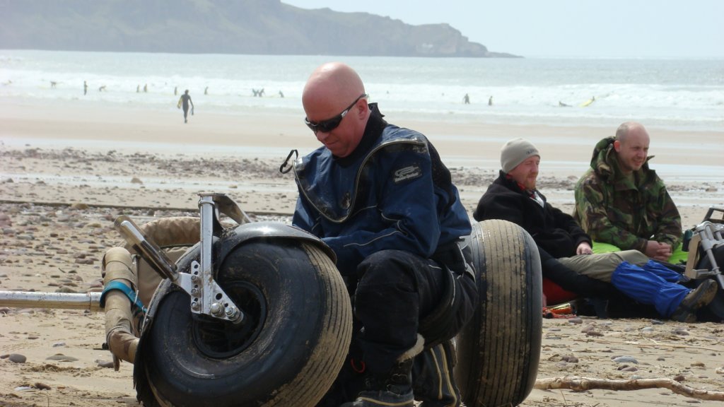 buggybagsracekitesrhosilli040857.jpg