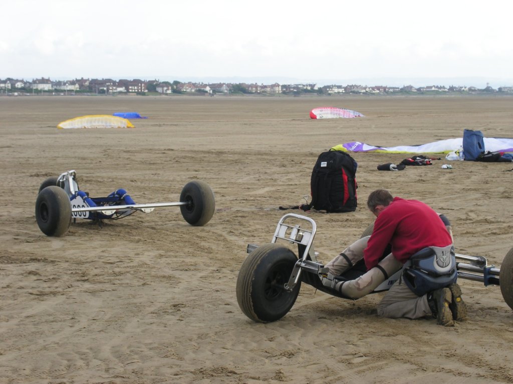 hoylake24hrchallengebuggybagsjun07109.jpg