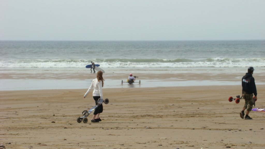 buggybagsracekitesrhosilli0408109.jpg