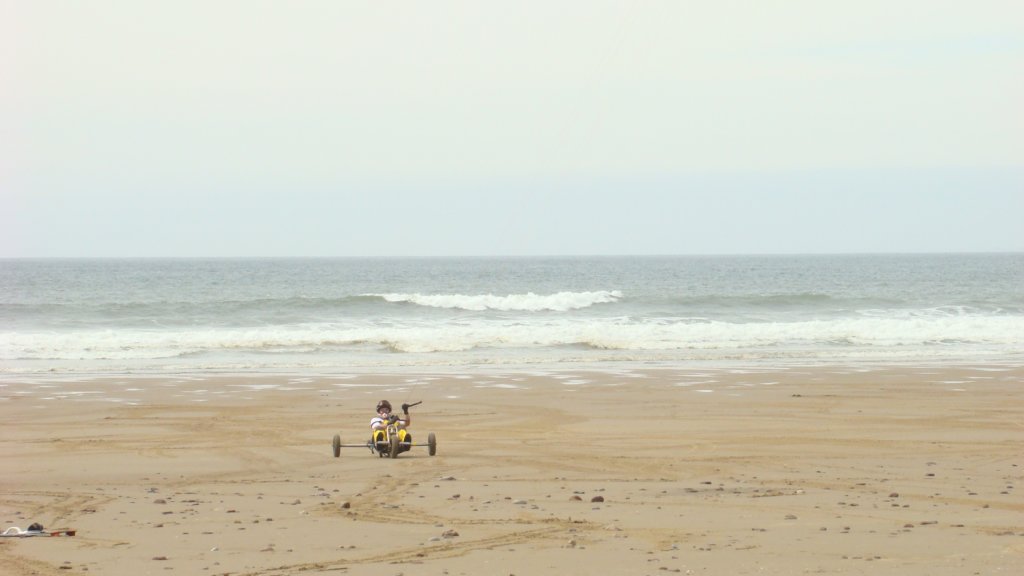 buggybagsracekitesrhosilli0408111.jpg