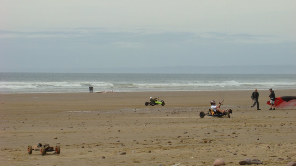 buggybagsracekitesrhosilli0408113.jpg
