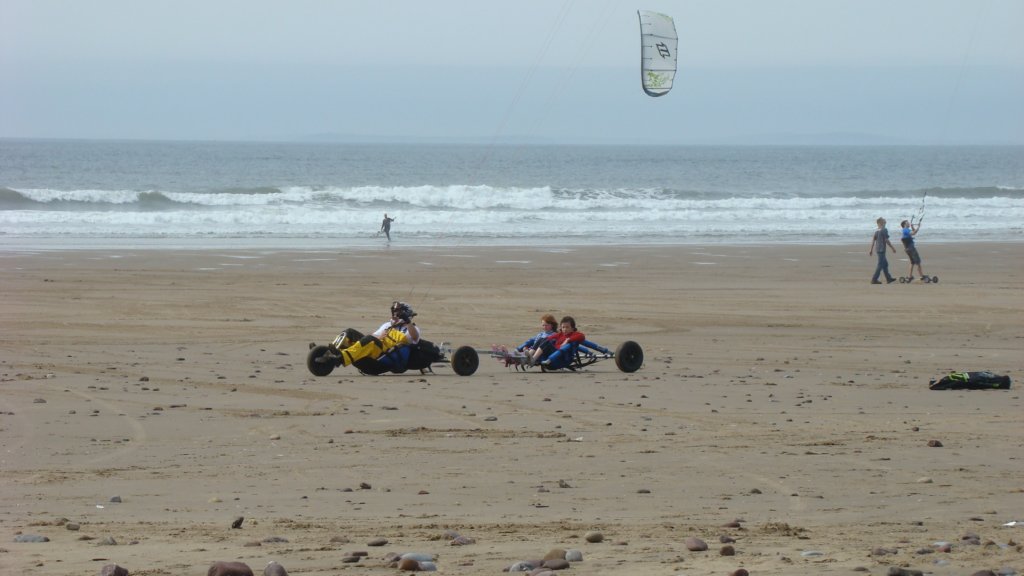 buggybagsracekitesrhosilli040821.jpg
