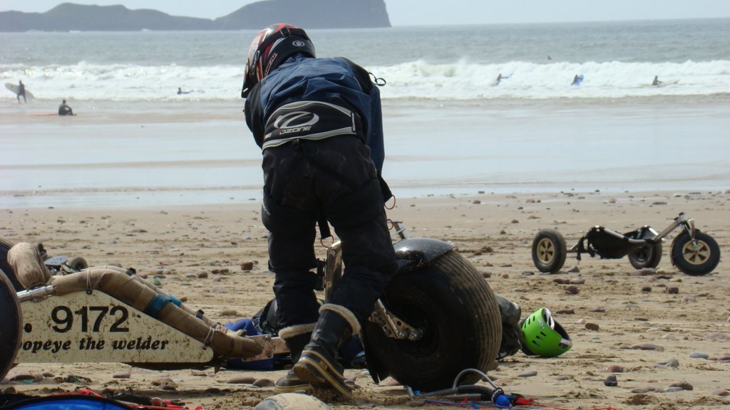 buggybagsracekitesrhosilli040865.jpg